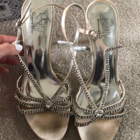 Ivory heels - Picture 2 of 8